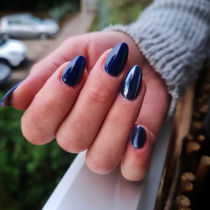 ongle bleu nuit mélanie beauté