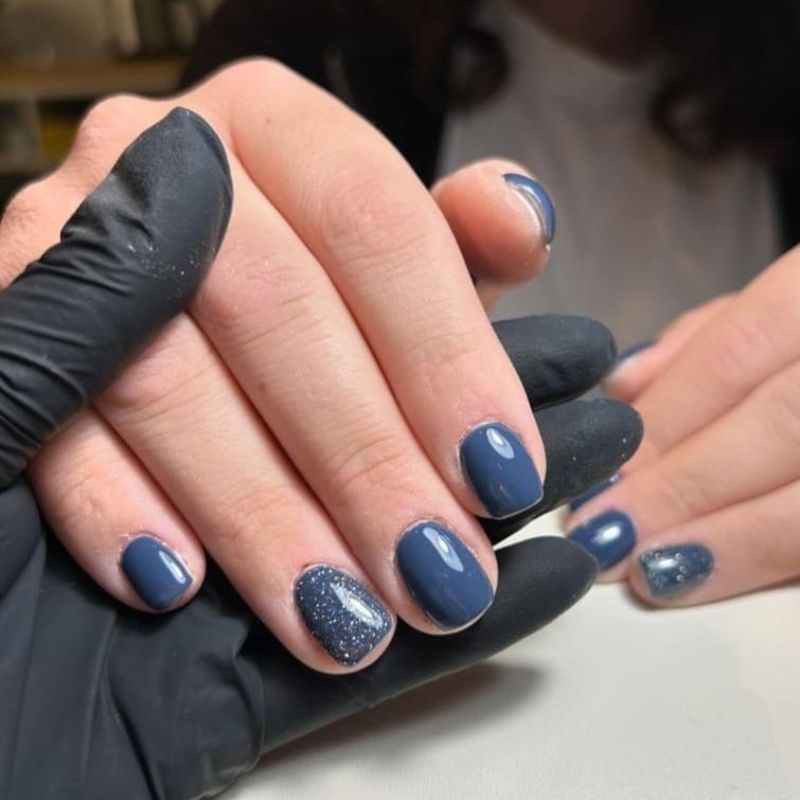 ongle gris bleu Mélanie beauté